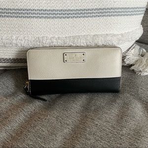 Kate Spade wallet ♠️